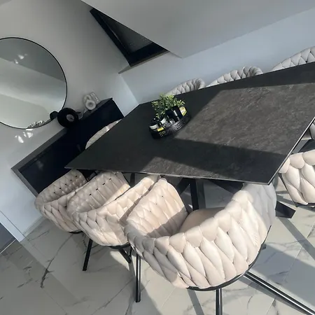 公寓 Holiday Apartment 卡尔施塔特