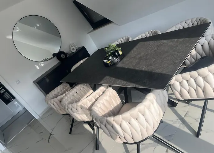 公寓 Holiday Apartment 卡尔施塔特